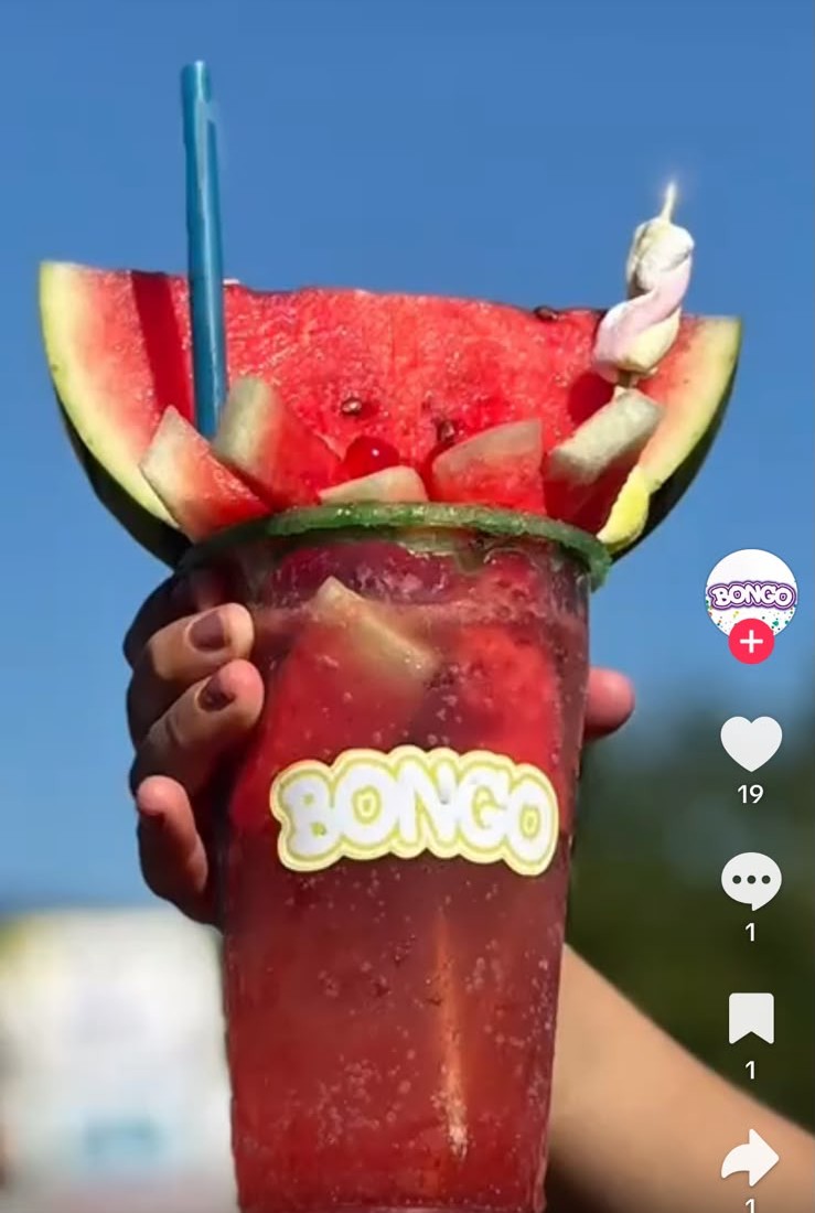 Soda de sandía BONGO con tajada encima